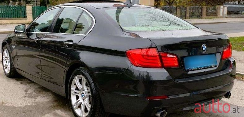 2011' BMW 5Er-Reihe photo #4