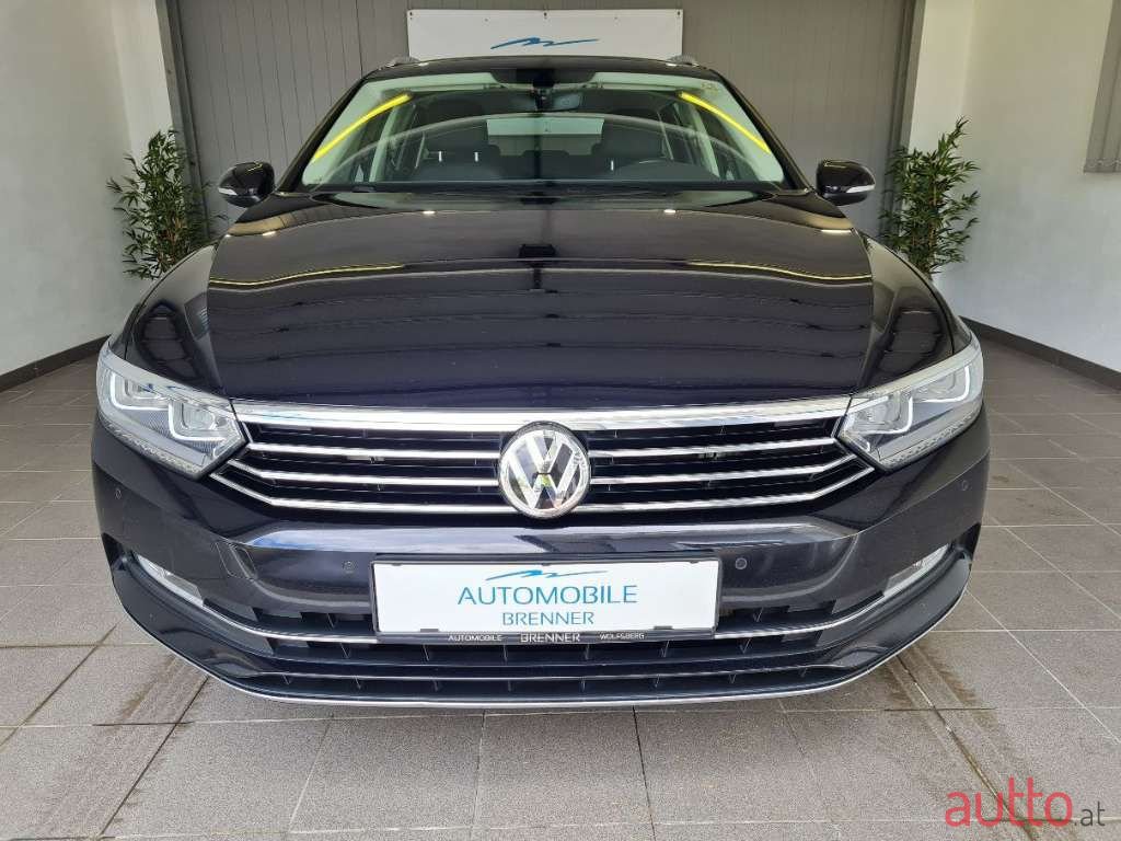 2017' Volkswagen Passat photo #3