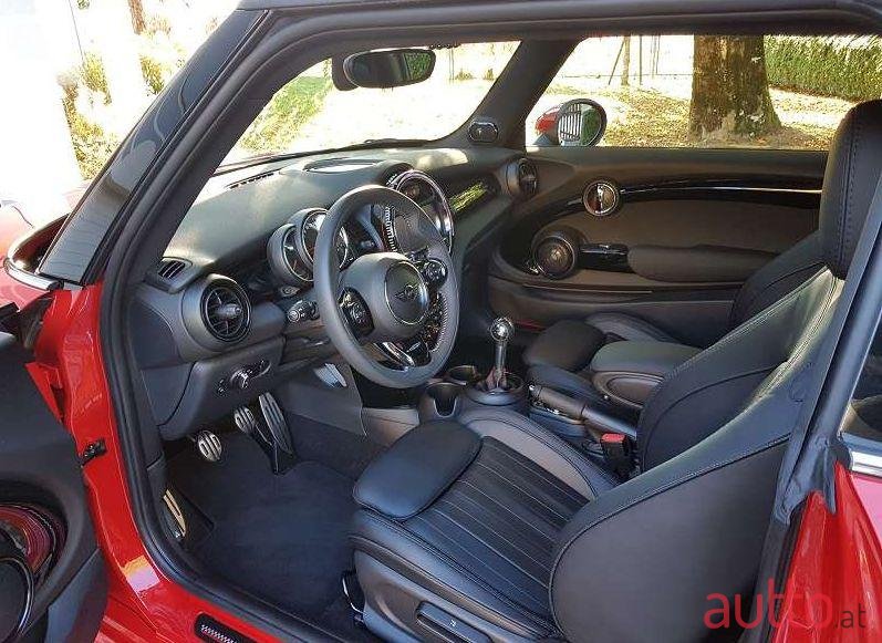 2018' MINI F56 photo #2