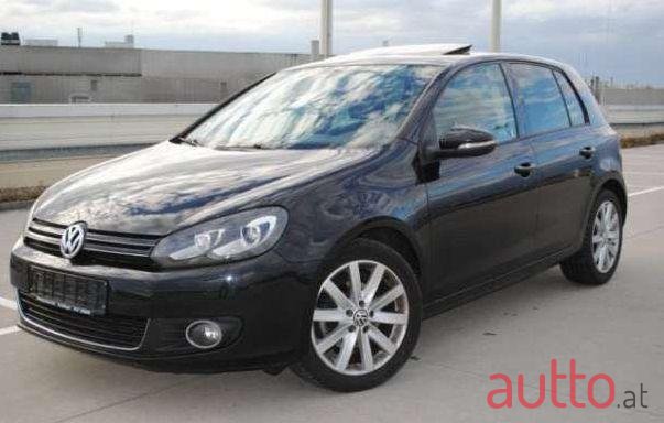 2010' Volkswagen Golf photo #2