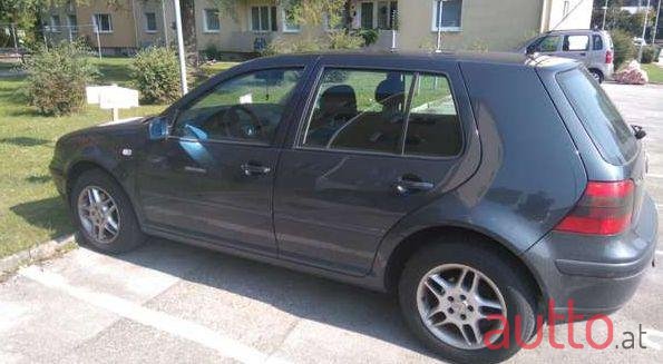 2001' Volkswagen Golf photo #1