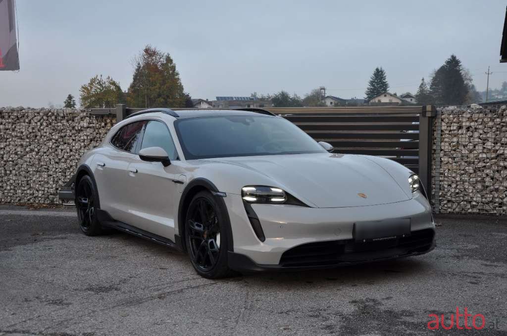 2023' Porsche Taycan photo #1