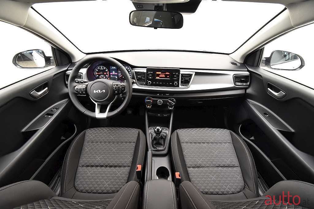 2022' Kia Rio photo #6