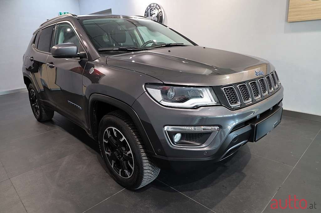 2020' Jeep Compass photo #6