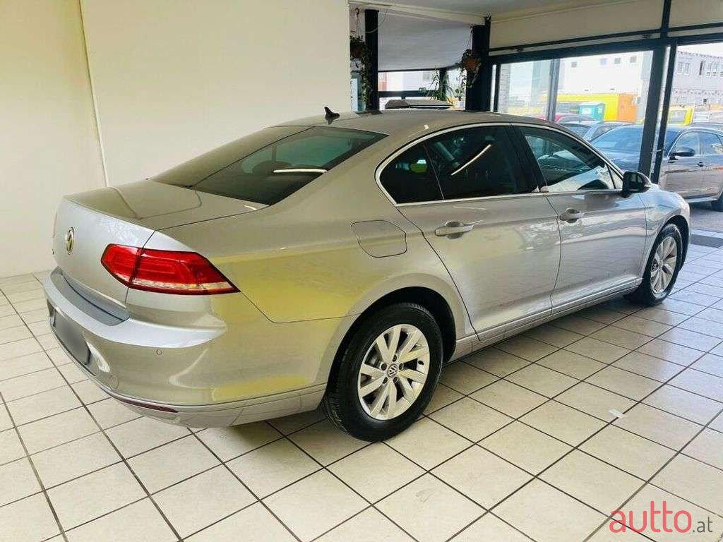 2019' Volkswagen Passat photo #5