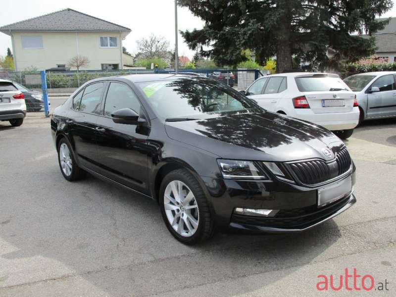 2020' Skoda Octavia photo #3