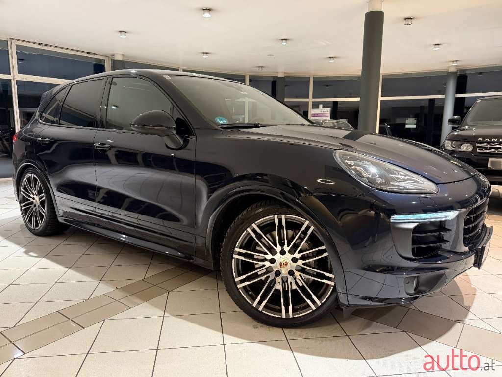 2015' Porsche Cayenne photo #1