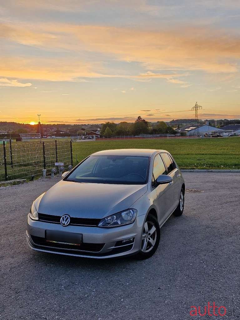 2013' Volkswagen Golf photo #2