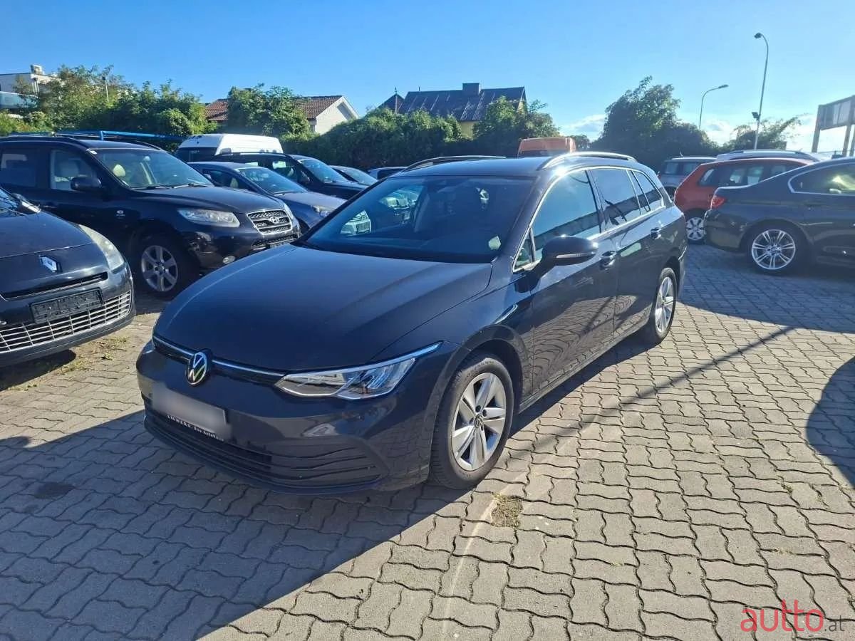 2021' Volkswagen Golf photo #2