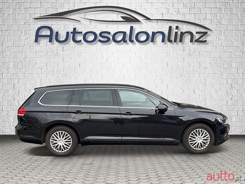 2017' Volkswagen Passat photo #5