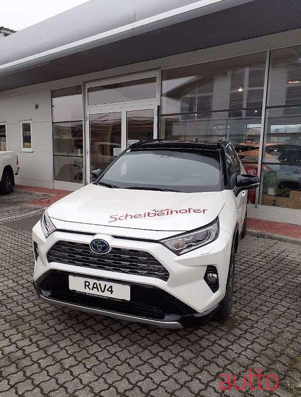 2019' Toyota RAV4 photo #1