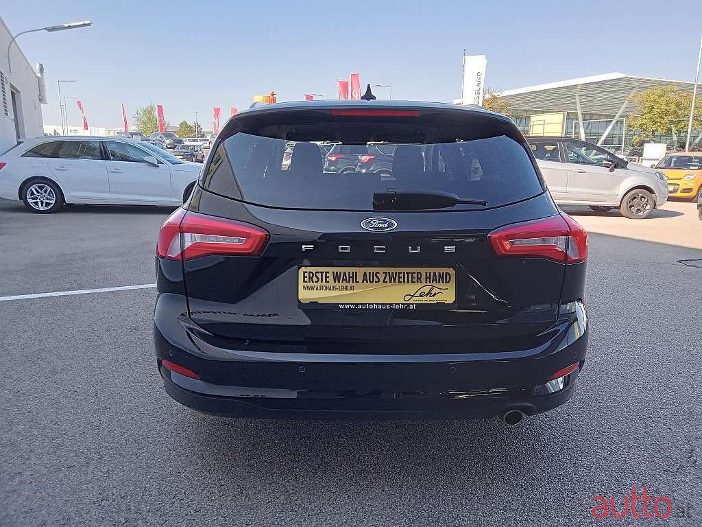 2020' Ford Focus photo #3