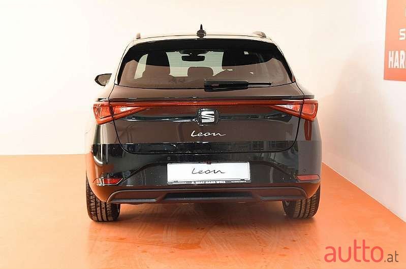 2020' SEAT Leon photo #3