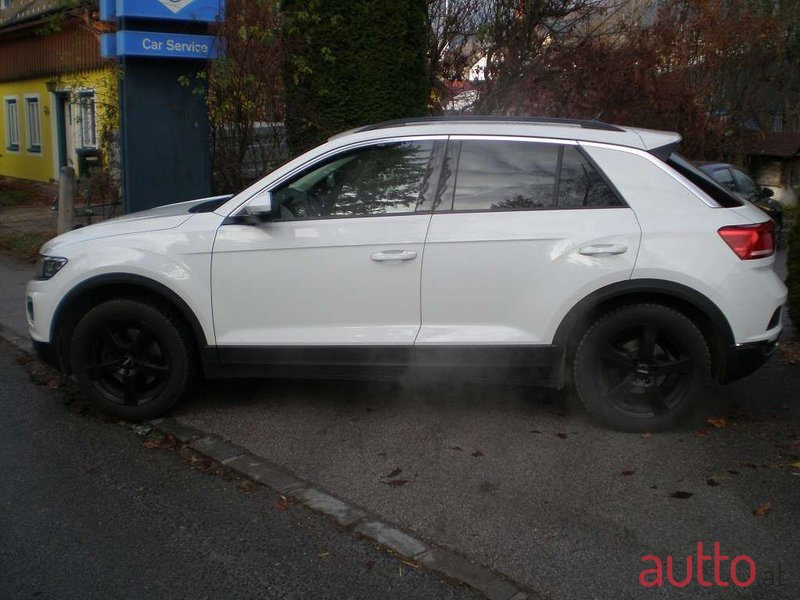 2019' Volkswagen T-Roc photo #5