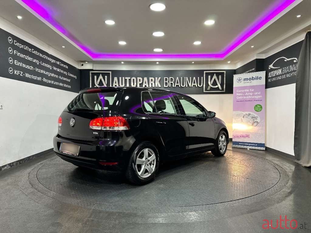 2011' Volkswagen Golf photo #6