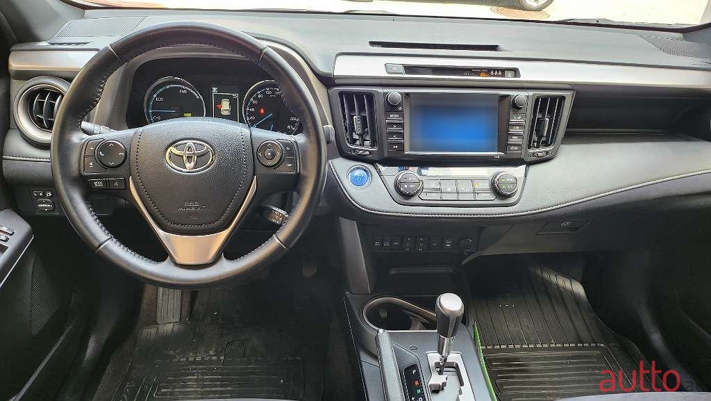 2016' Toyota RAV4 photo #6