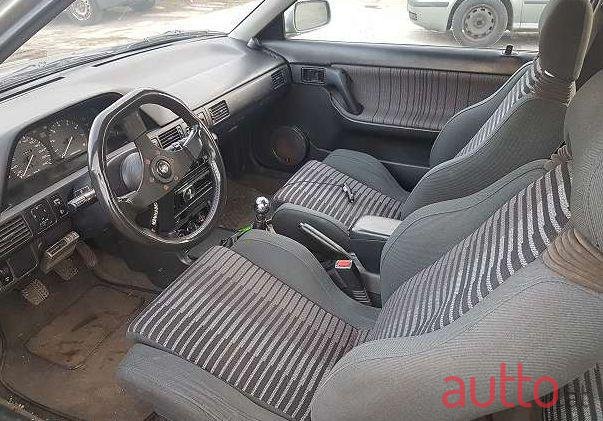 1994' Mazda 323 photo #2