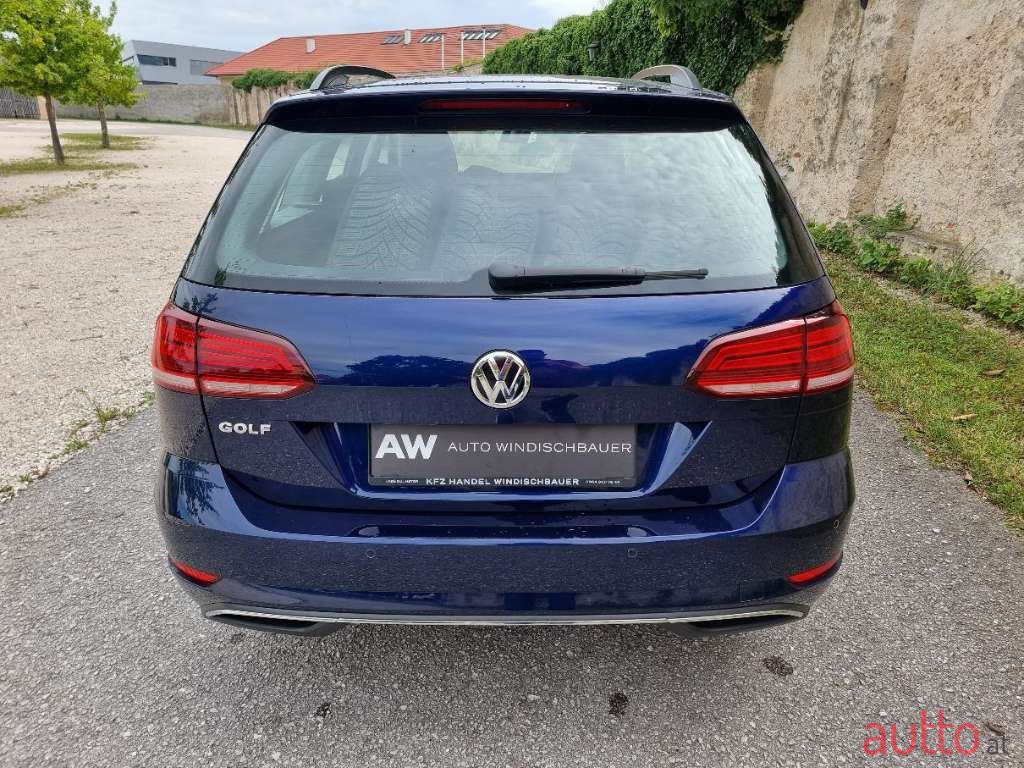 2018' Volkswagen Golf photo #5