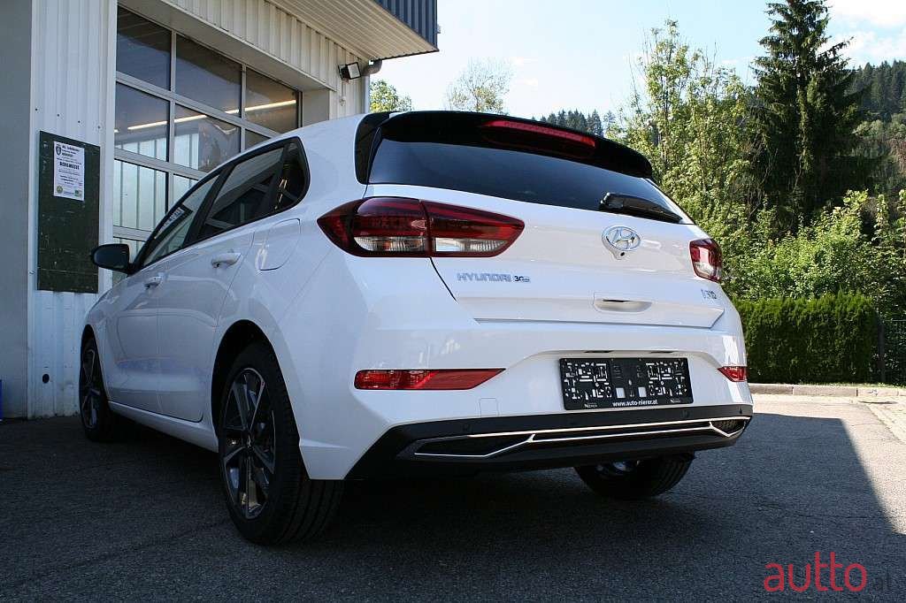 2022' Hyundai i30 photo #4