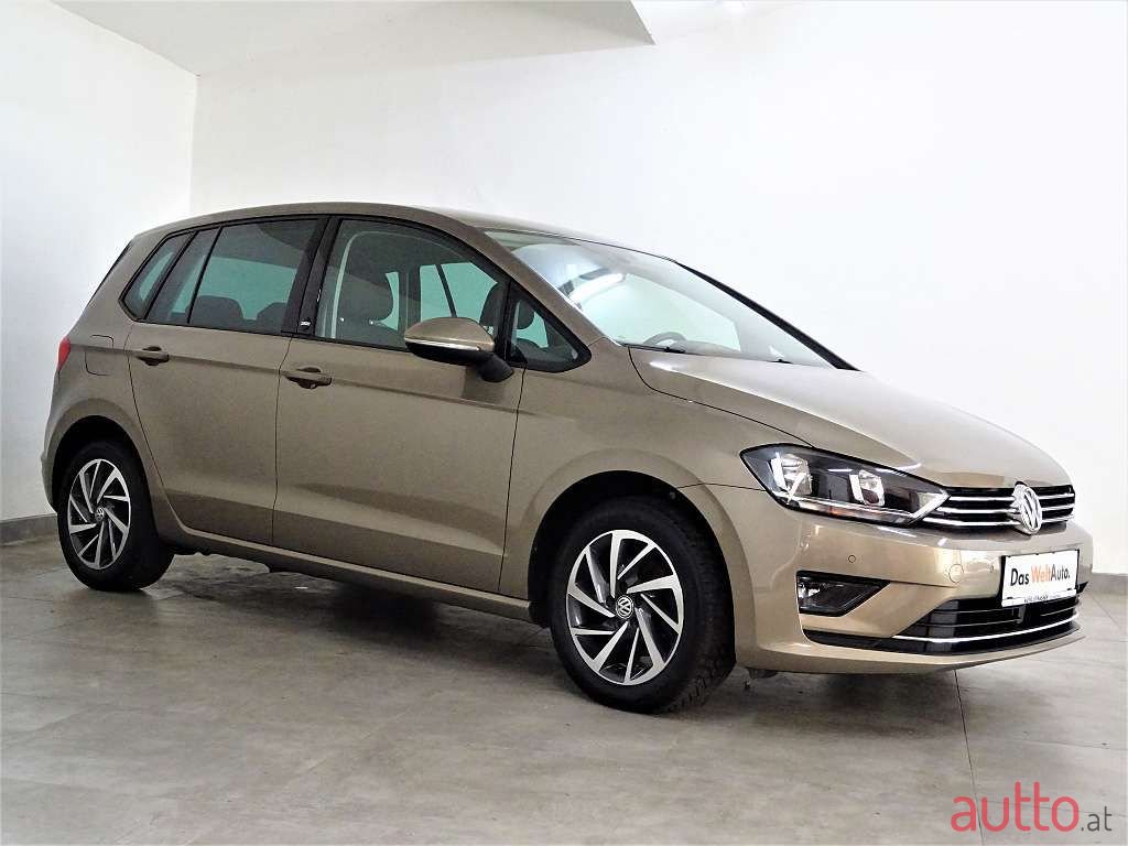 2016' Volkswagen Golf photo #3