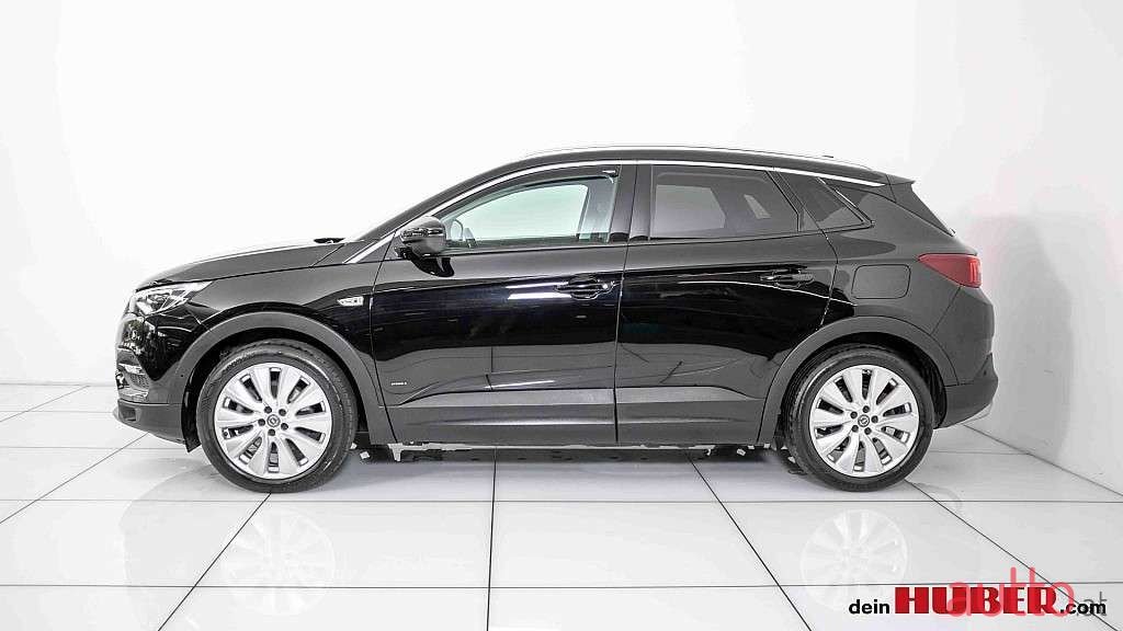 2020' Opel Grandland X photo #3