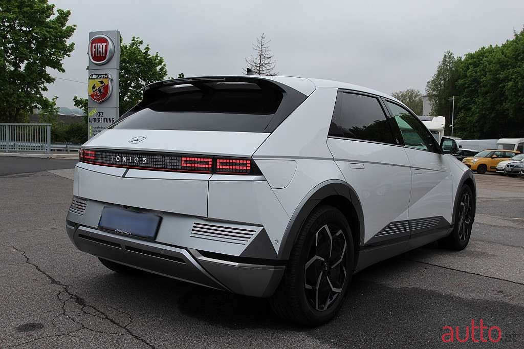 2022' Hyundai Ioniq 5 photo #5