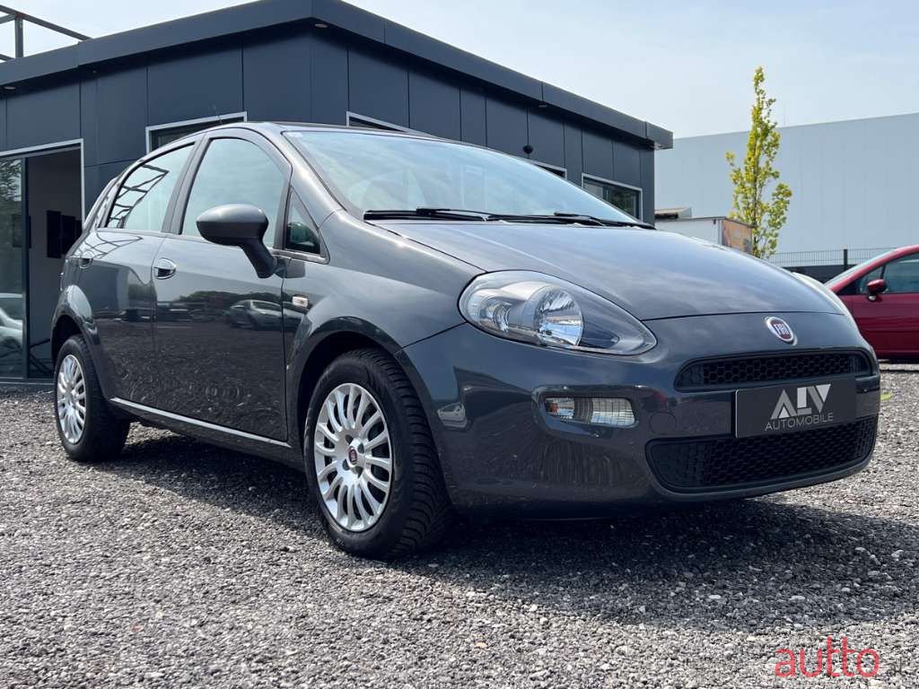 2012' Fiat Punto photo #1