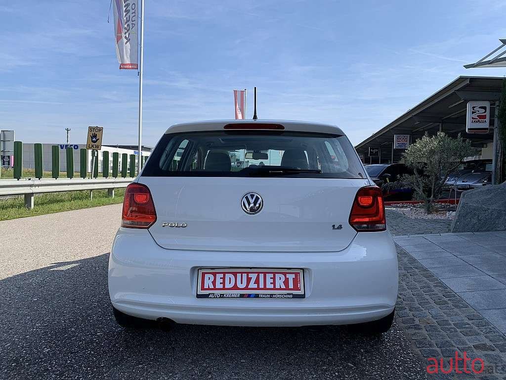 2011' Volkswagen Polo photo #3