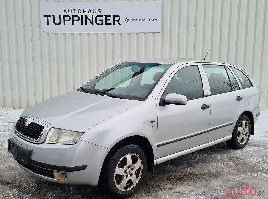2002' Skoda Fabia photo #1