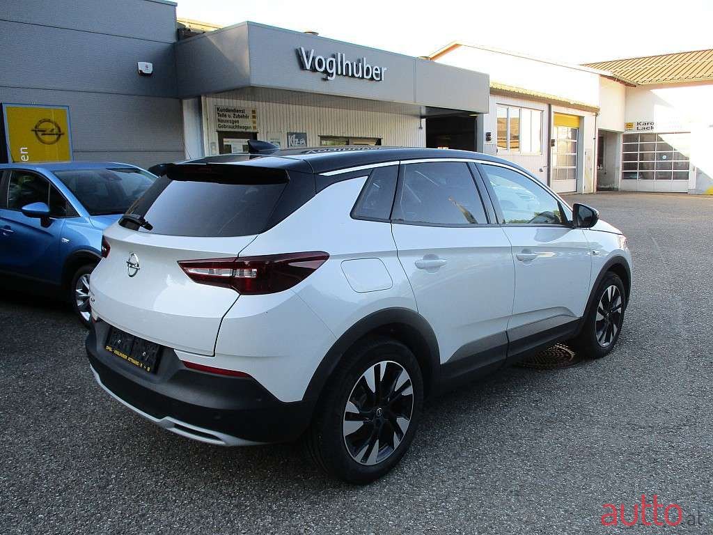 2021' Opel Grandland X photo #1