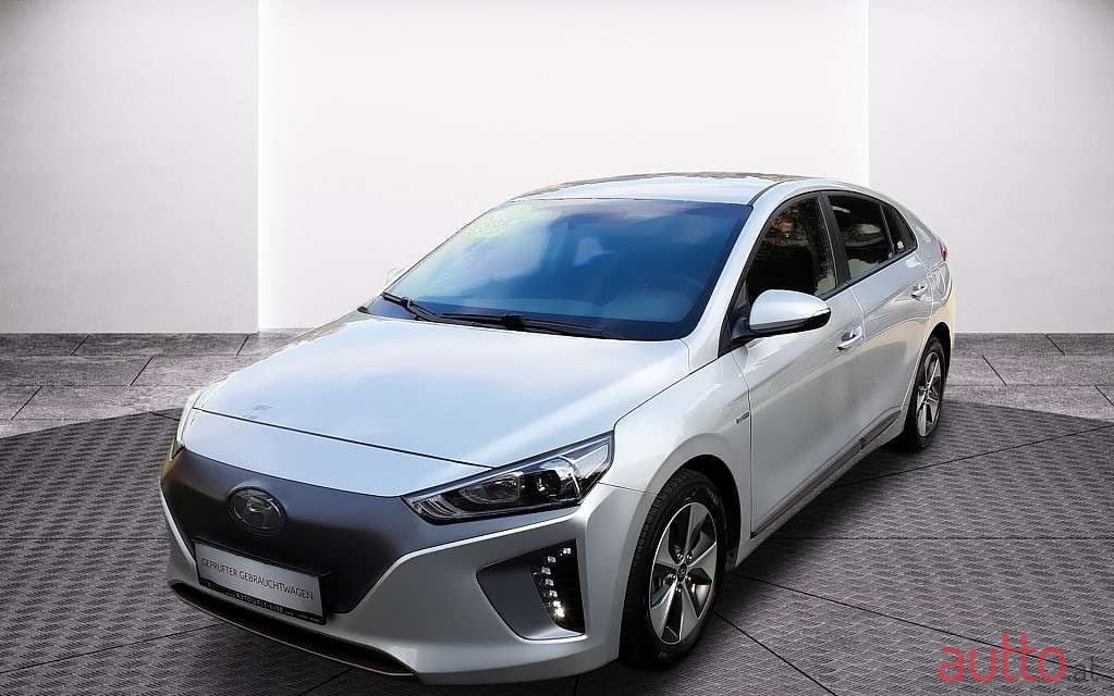 2018' Hyundai Ioniq photo #1