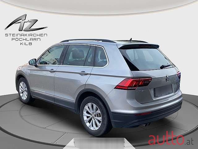2019' Volkswagen Tiguan photo #3