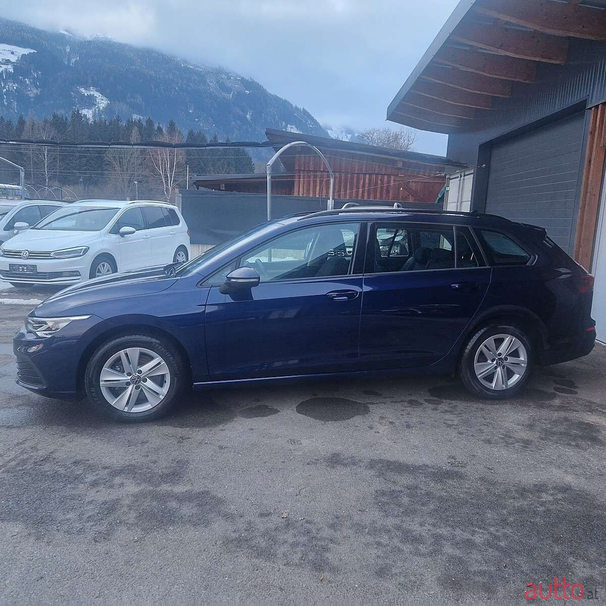 2021' Volkswagen Golf photo #3