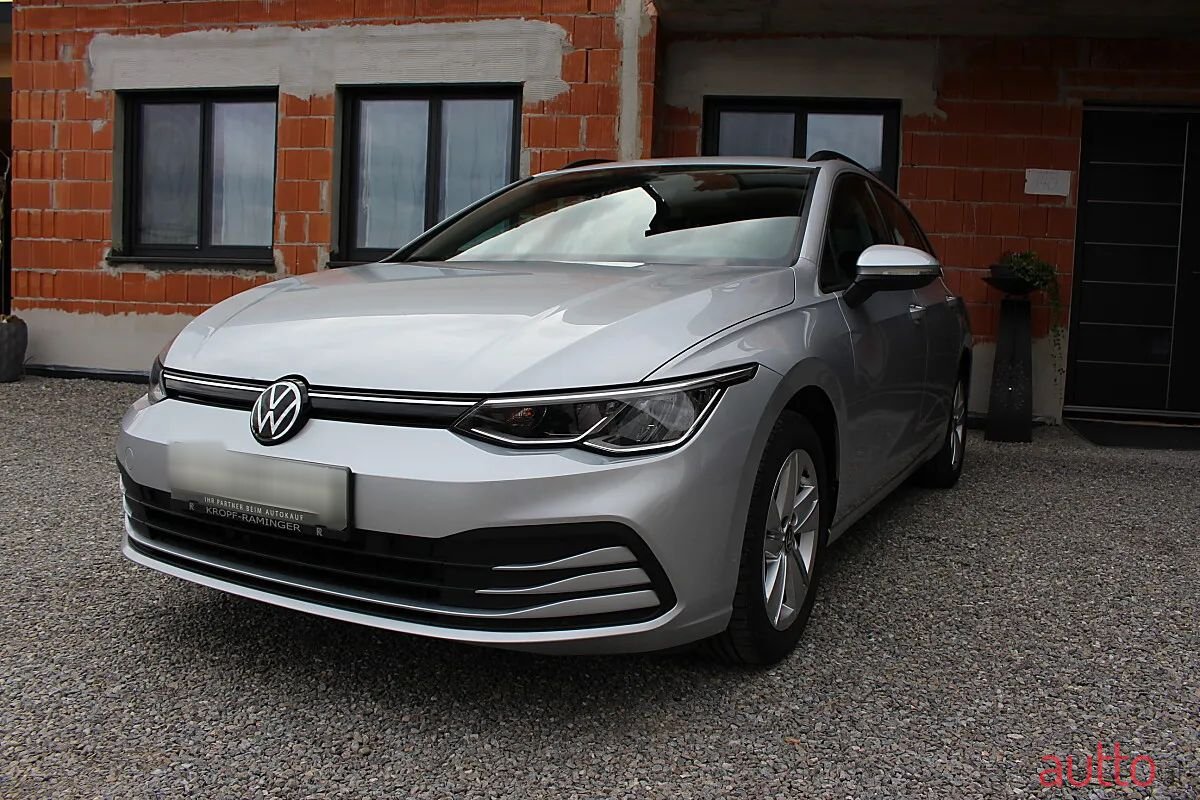 2022' Volkswagen Golf photo #1