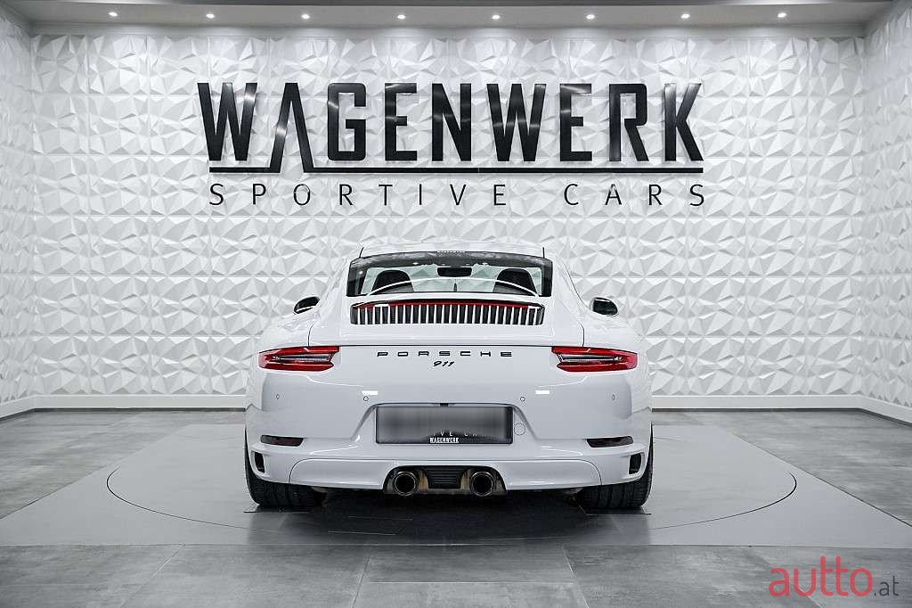 2017' Porsche 911 photo #5