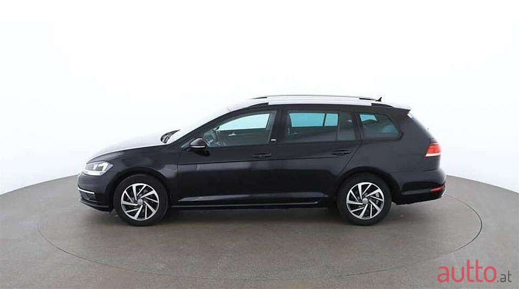 2018' Volkswagen Golf photo #5