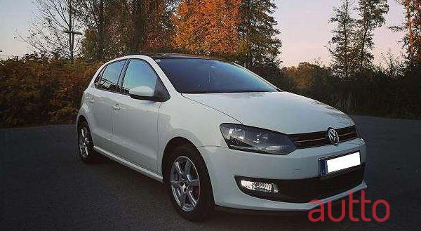 2013' Volkswagen Polo photo #1