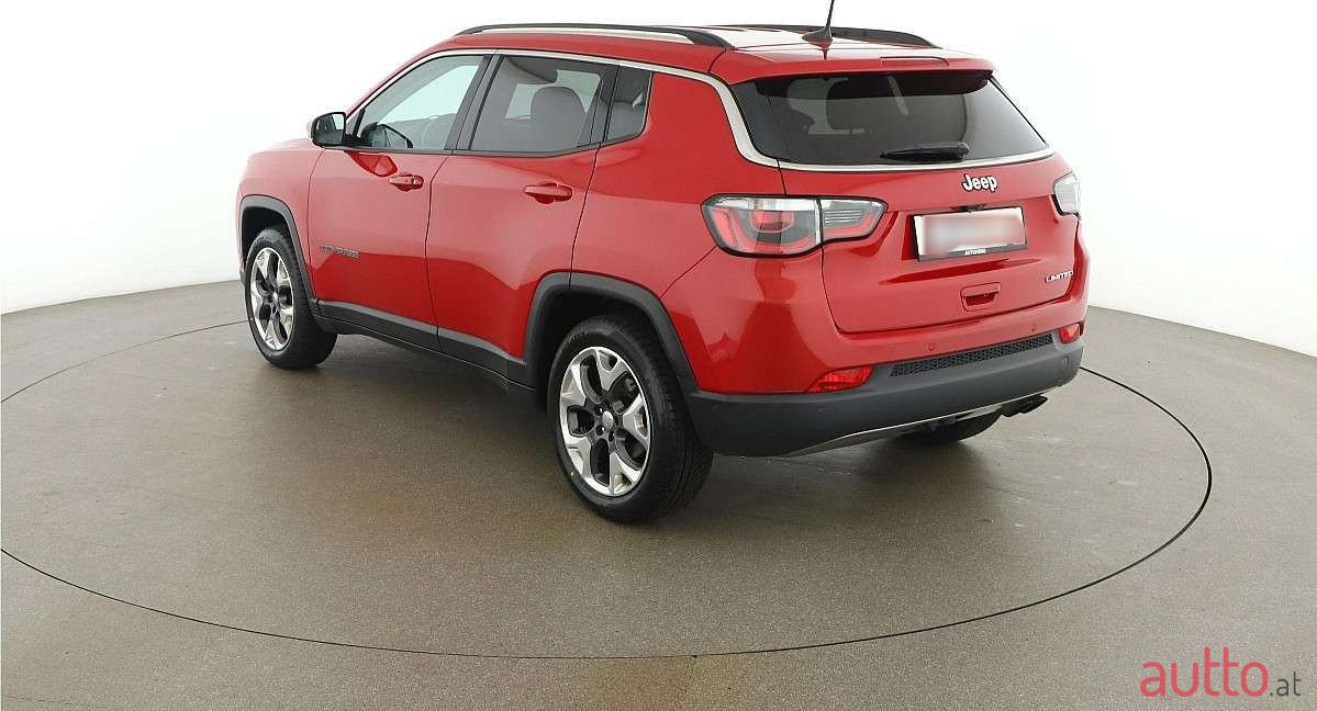2018' Jeep Compass photo #3