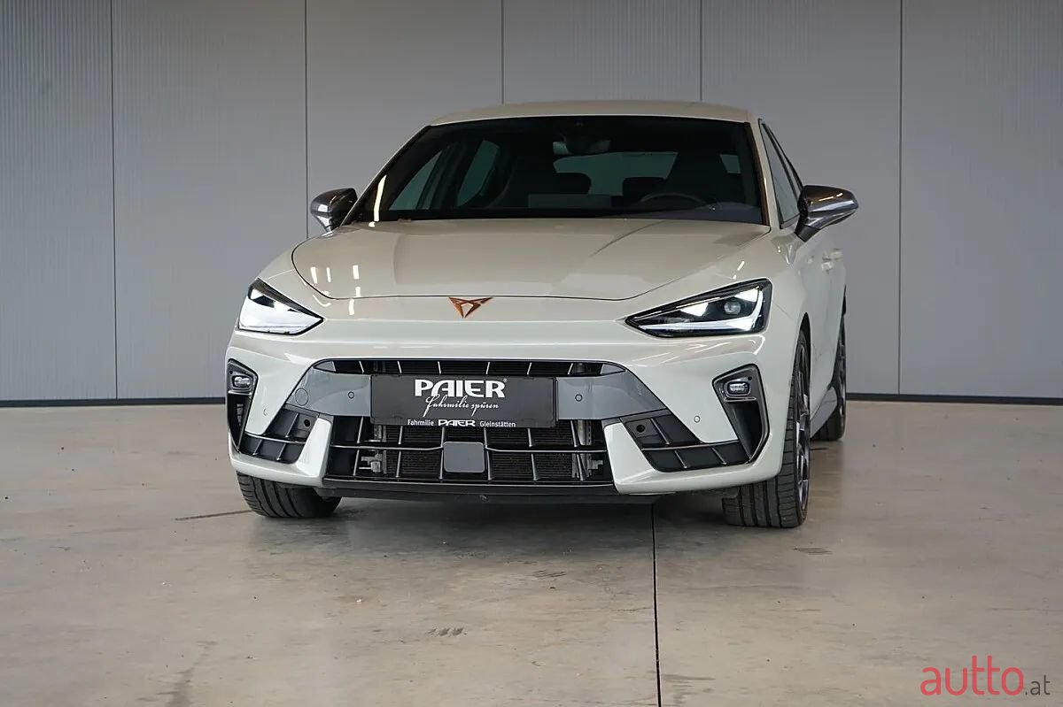 2024' Cupra Leon photo #2