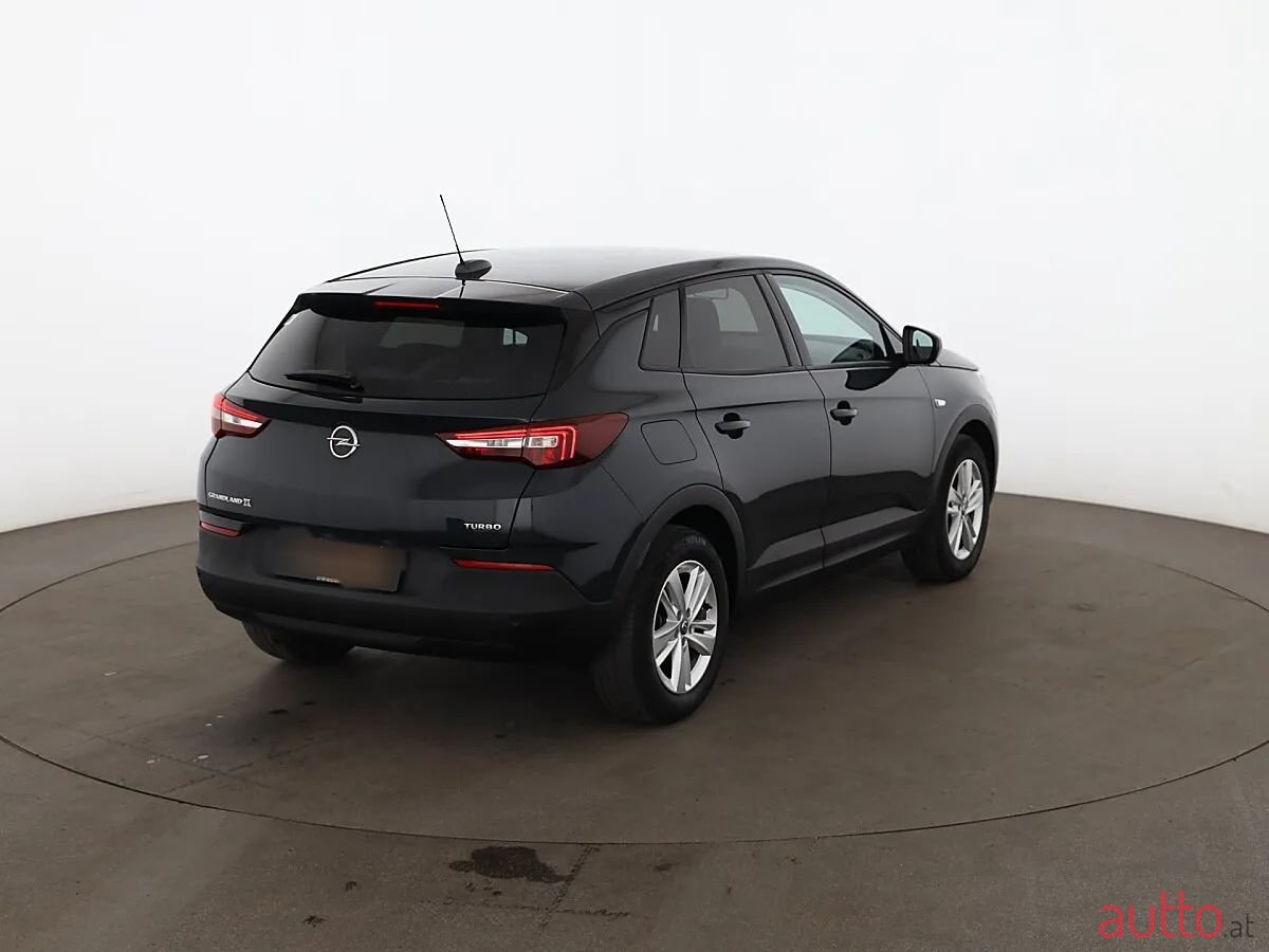 2018' Opel Grandland photo #2