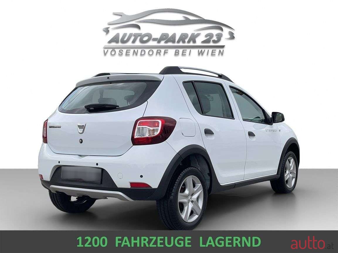 2015' Dacia Sandero photo #1