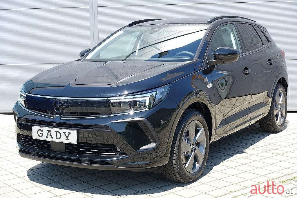 2022' Opel Grandland X photo #1