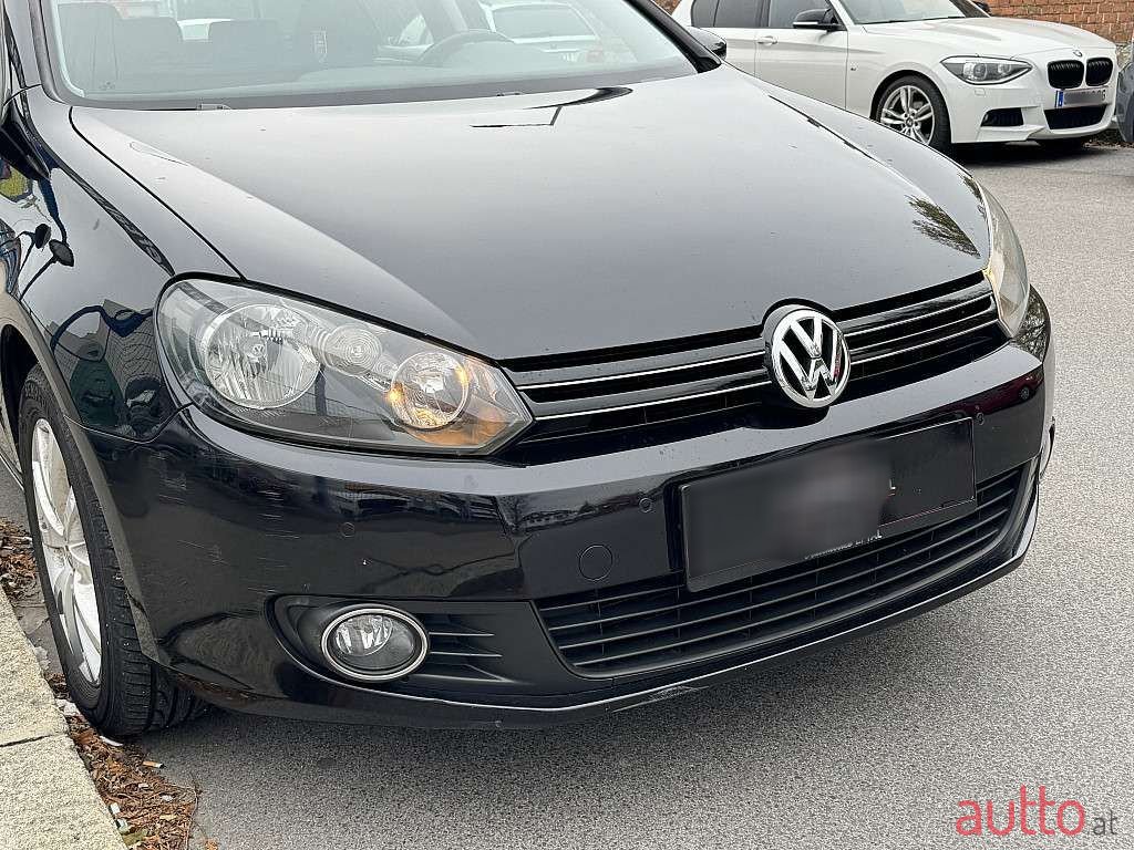 2010' Volkswagen Golf photo #5