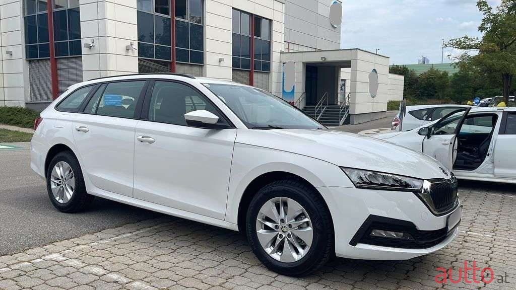 2022' Skoda Octavia photo #1