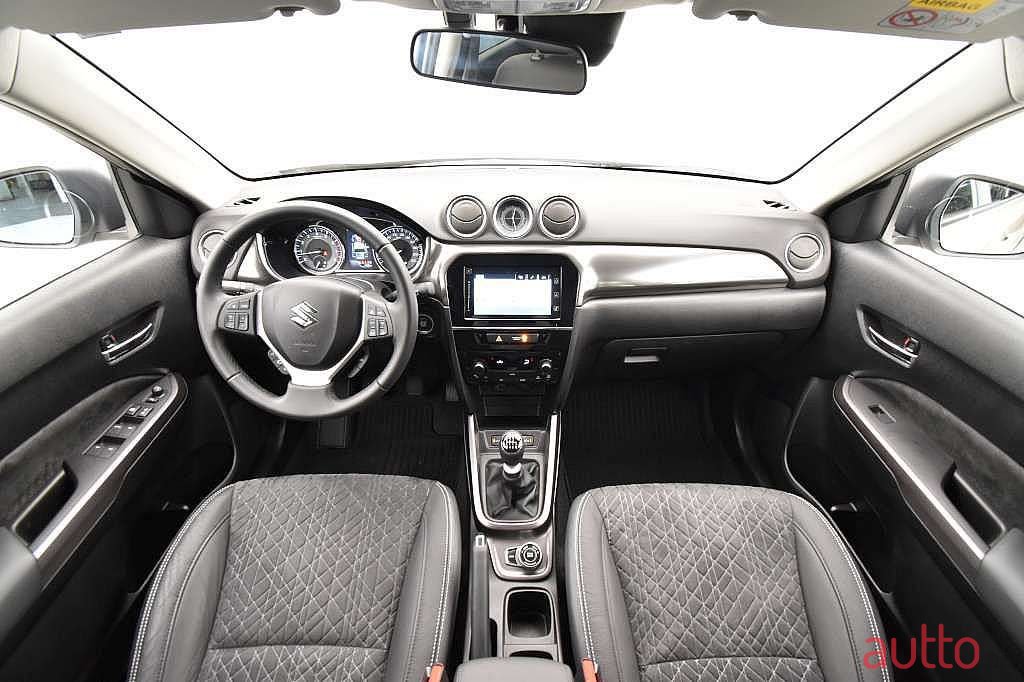 2022' Suzuki Vitara photo #5