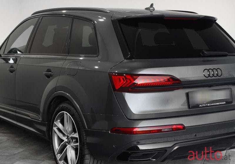 2021' Audi Q7 photo #5