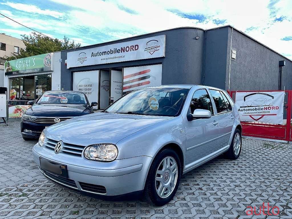 2001' Volkswagen Golf photo #3