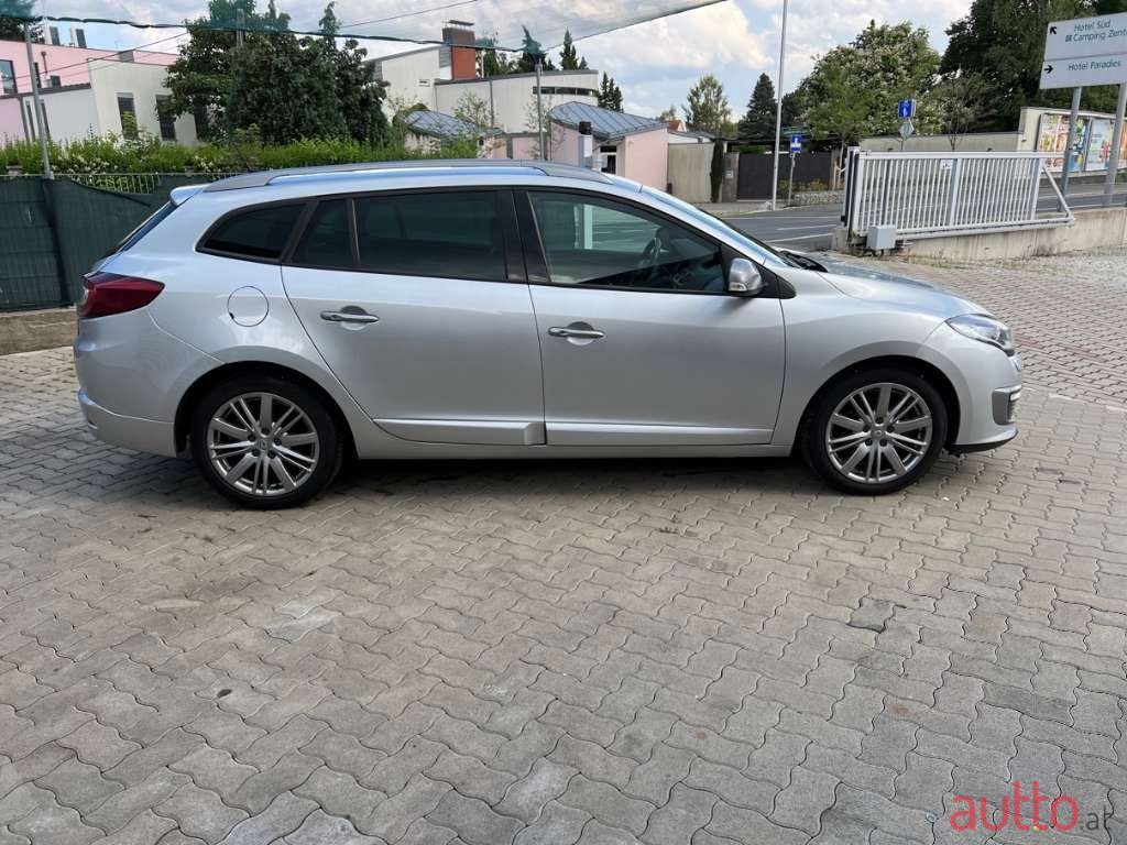 2014' Renault Megane photo #6