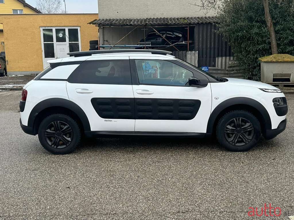 2016' Citroen C4 Cactus photo #3