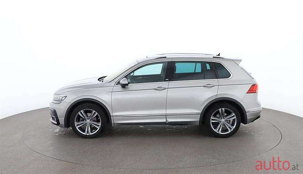 2017' Volkswagen Tiguan photo #5